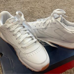 New REEBOK Women Size 6  White Lace Court Sneakers Tennis Walk